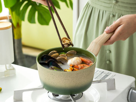 Durable Non Stick Aluminum Saucepan With Stainless Steel Lid And Stay Cool Handle