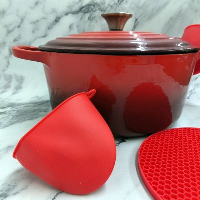 Premium 6 Quart Enameled Cast Iron Dutch Oven With Lid - Available In 6 Colors With Silicone Gloves &amp; Pot Holders